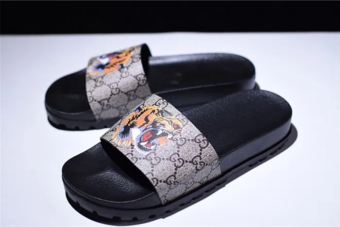 GUCCI Leather SLIDE SANDAL with PLAID tiger mens