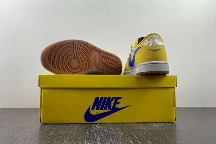 Travis Scott x Air Jordan 1 Low OG Canary DZ4137-700