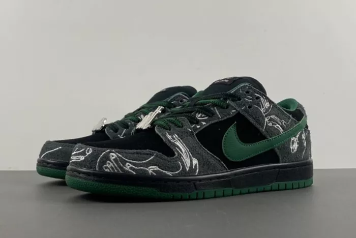 There Skateboards x Nike SB Dunk Low  HF7743-001