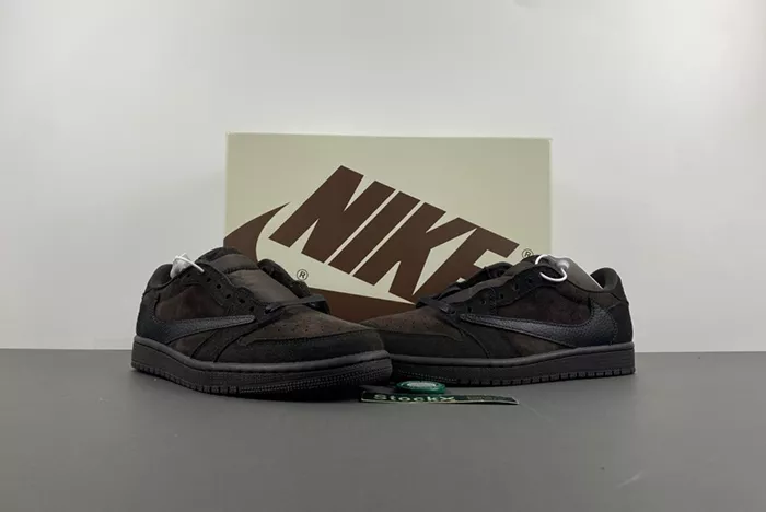 Travis Scott x Air Jordan 1 Low OG DM7866-202-1